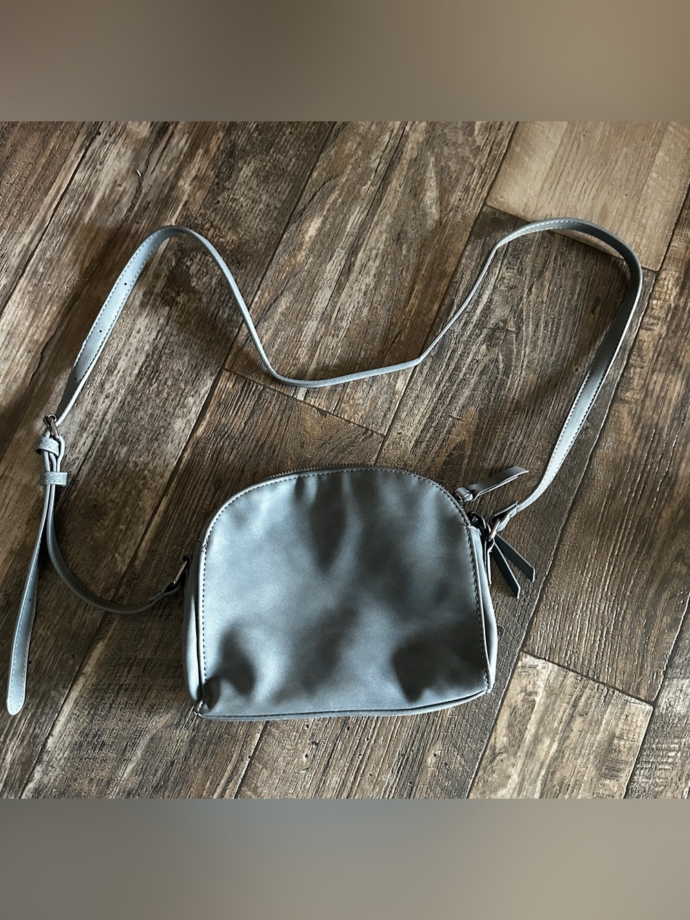 Women’s gray purse